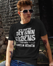 Ich suche den Sinn des Lebens  - Herren Shirt - Shirtfisch